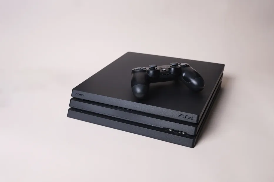 ps4 pro neutrales studio foto stock photo mit controler